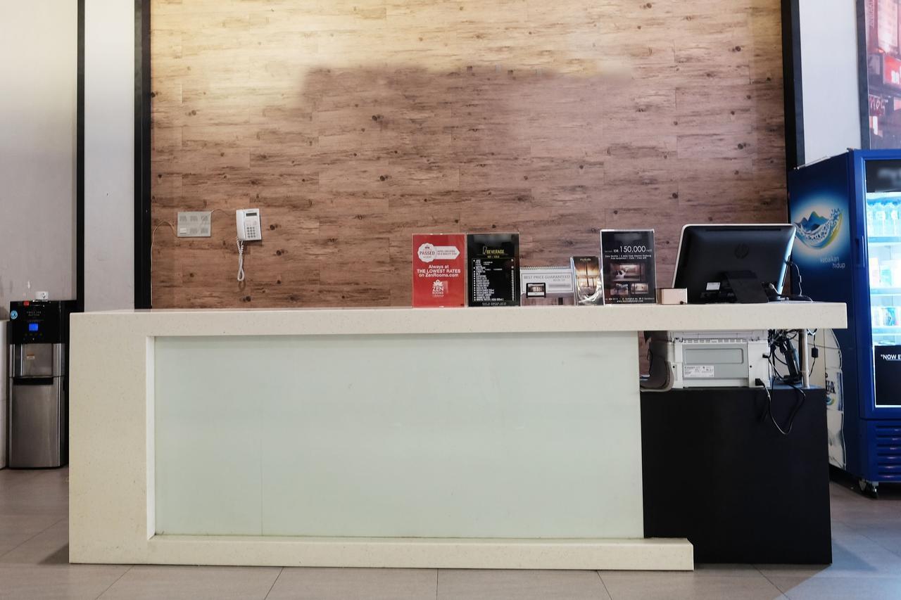 Auberge de jeunesse Juanda Airport à Gedangan Extérieur photo